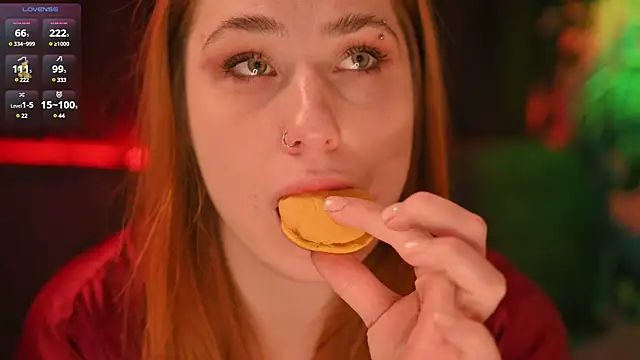 Snapshot of Claudia_and_elon_ chatting on 12.12.24 Claudia and elon online show from 12.12.24