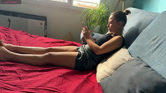 BabyNila online show from 03.12.25