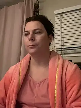 Snapshot of KevieWantsABoobJob chatting on 01.14.25 KevieWantsABoobJob online show from 01.14.25