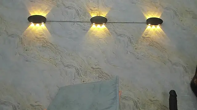 jones maddy  online show from 02.01.25