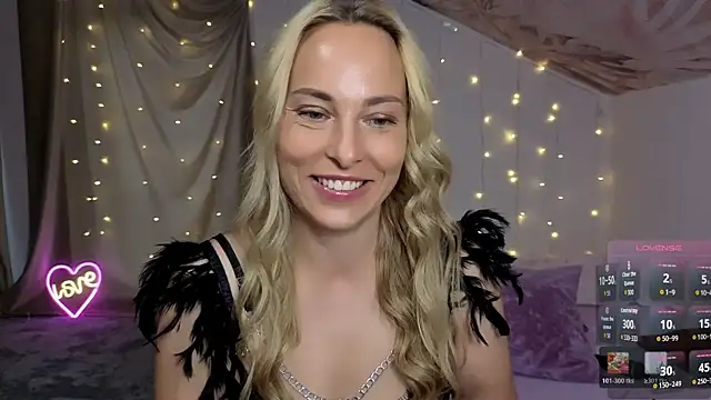 Snapshot of AdeleLady chatting on 07.30.26 AdeleLady online show from 07.30.26