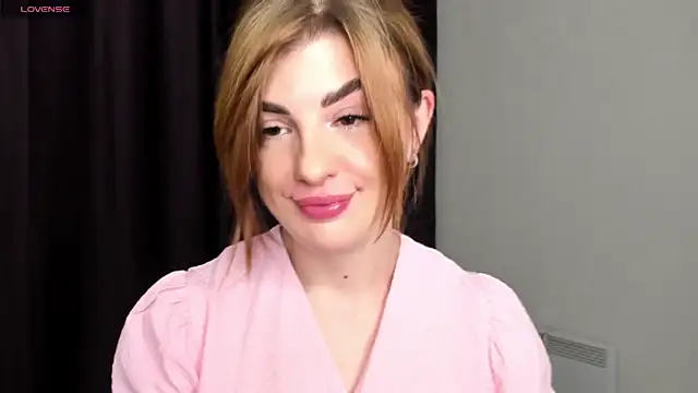 Snapshot of _comefeelme_ chatting on 01.24.25 comefeelme online show from 01.24.25