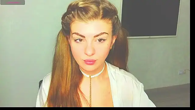 Snapshot of _comefeelme_ chatting on 03.05.25 comefeelme online show from 03.05.25