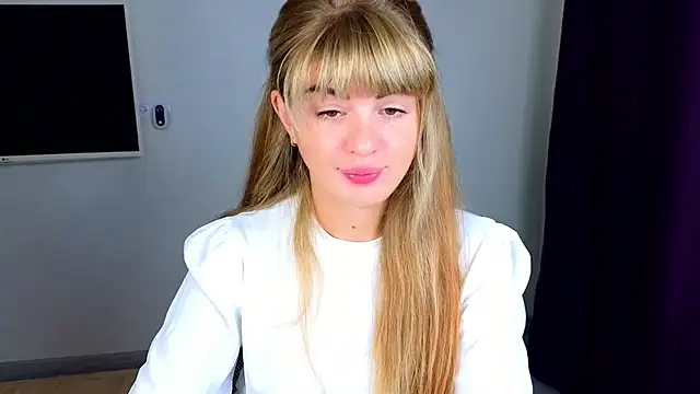 Snapshot of _comefeelme_ chatting on 10.14.25 comefeelme online show from 10.14.25