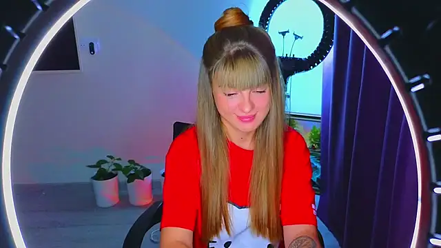 Snapshot of _comefeelme_ chatting on 11.25.25 comefeelme online show from 11.25.25