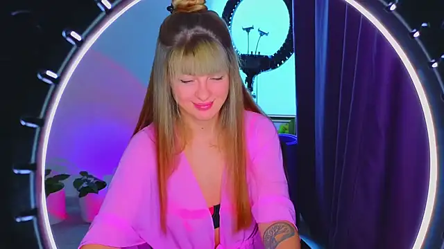 Snapshot of _comefeelme_ chatting on 11.27.25 comefeelme online show from 11.27.25