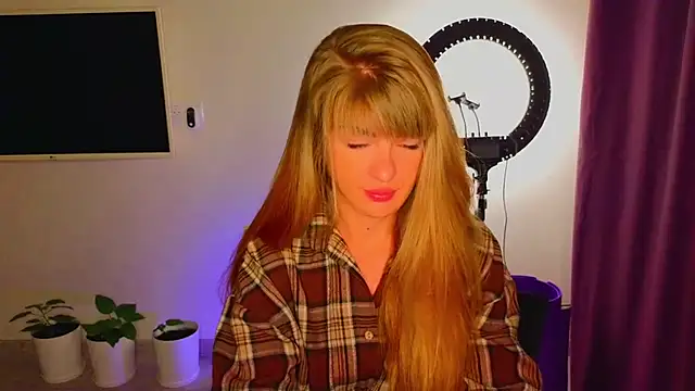 Snapshot of _comefeelme_ chatting on 12.14.25 comefeelme online show from 12.14.25