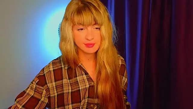 Snapshot of _comefeelme_ chatting on 12.15.25 comefeelme online show from 12.15.25