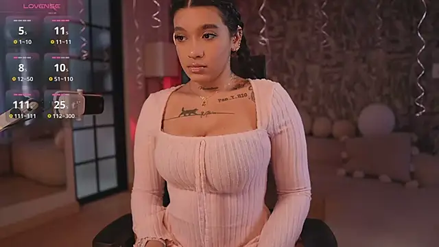 HannahW  online show from 10.20.25