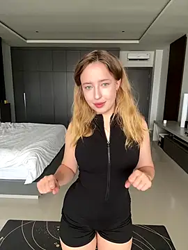 Nura n Sarah online show from 12.05.25