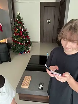 Nura n Sarah online show from 02.05.26