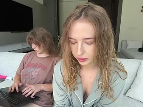 Nura n Sarah online show from 03.13.26