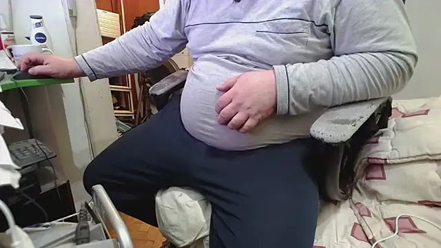 Snapshot of tipko123 chatting on 11.19.25 tipko123 online show from 11.19.25