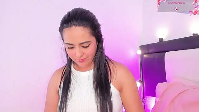 smiling  girl2 online show from 03.19.25