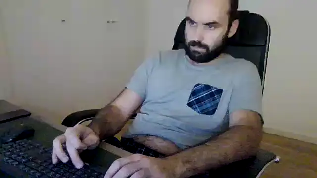 Snapshot of joaodias_97 chatting on 10.15.25 joaodias 97 online show from 10.15.25