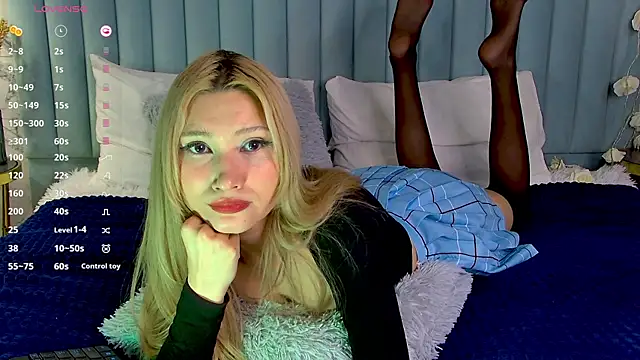 Snapshot of CarolReeves chatting on 01.19.25 CarolReeves online show from 01.19.25