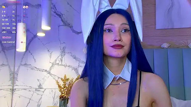 Snapshot of CarolReeves chatting on 02.02.25 CarolReeves online show from 02.02.25