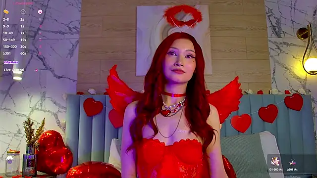 Snapshot of CarolReeves chatting on 02.14.25 CarolReeves online show from 02.14.25