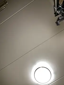 Snapshot of Neelo-Smith chatting on 11.13.25 Neelo-Smith online show from 11.13.25