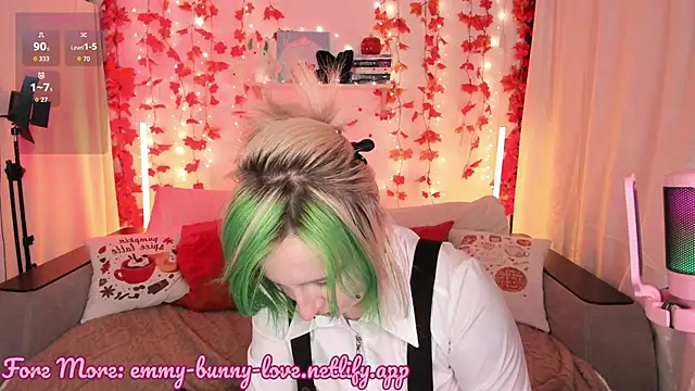 EmmyBunny online show from 09.21.25