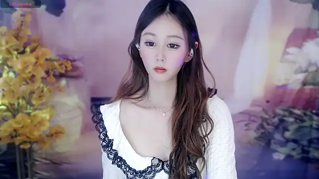 Aimee-520 online show from 12.25.24