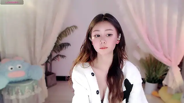 Snapshot of Aimee-520 chatting on 12.22.25 Aimee-520 online show from 12.22.25