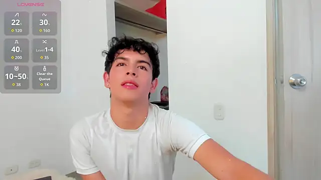 Snapshot of Blum_icee chatting on 12.17.25 Blum icee online show from 12.17.25