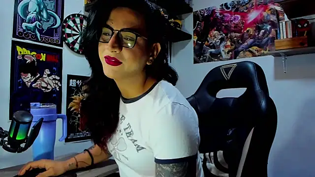 Snapshot of dariell_smokesexx chatting on 06.07.26 dariell smokesexx online show from 06.07.26