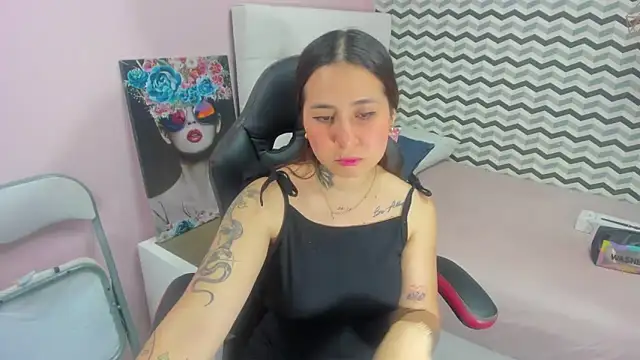 tianapiket online show from 02.13.25