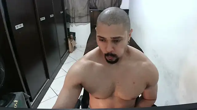 Snapshot of Brian_Aries chatting on 10.23.25 Brian Aries online show from 10.23.25