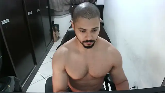 Snapshot of Brian_Aries chatting on 11.03.25 Brian Aries online show from 11.03.25