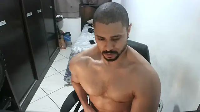 Snapshot of Brian_Aries chatting on 06.17.26 Brian Aries online show from 06.17.26