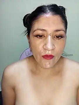 Snapshot of nammy__dirtyhott chatting on 10.28.25 nammy dirtyhott online show from 10.28.25