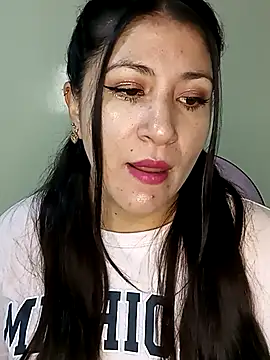 Snapshot of nammy__dirtyhott chatting on 11.05.25 nammy dirtyhott online show from 11.05.25