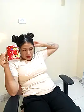 Snapshot of nammy__dirtyhott chatting on 11.07.25 nammy dirtyhott online show from 11.07.25