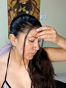 Snapshot of nammy__dirtyhott chatting on 12.04.25 nammy dirtyhott online show from 12.04.25