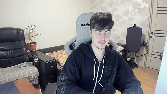 Snapshot of Knuckles17 chatting on 11.25.25 Knuckles17 online show from 11.25.25