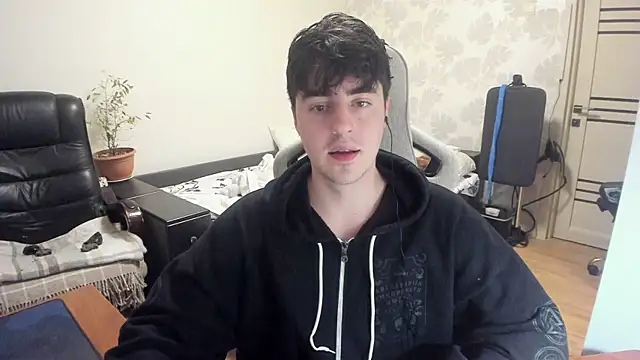 Snapshot of Knuckles17 chatting on 12.15.25 Knuckles17 online show from 12.15.25