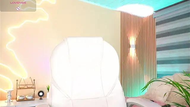 Snapshot of MatiasKorn chatting on 10.06.25 MatiasKorn online show from 10.06.25