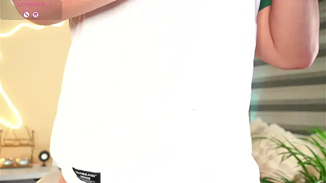 Snapshot of MatiasKorn chatting on 11.06.25 MatiasKorn online show from 11.06.25