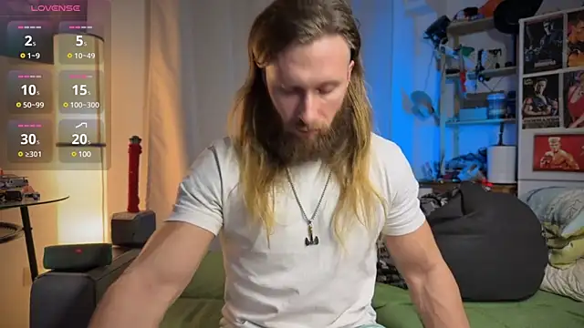 Snapshot of rusbigpaul chatting on 03.04.25 rusbigpaul online show from 03.04.25