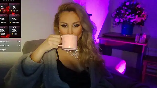 Snapshot of Radmila_Queen_ chatting on 12.04.24 Radmila Queen online show from 12.04.24