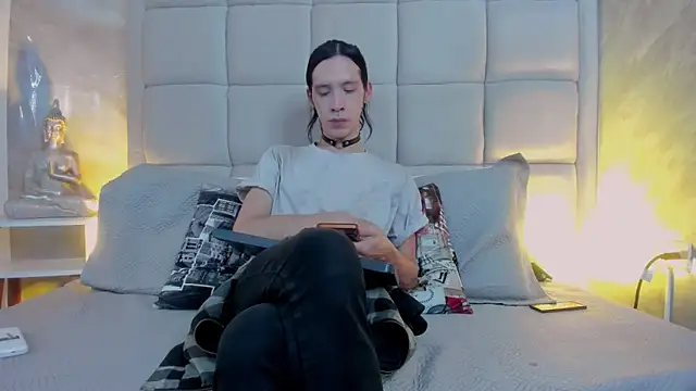 Hecatee 77 online show from 11.02.25