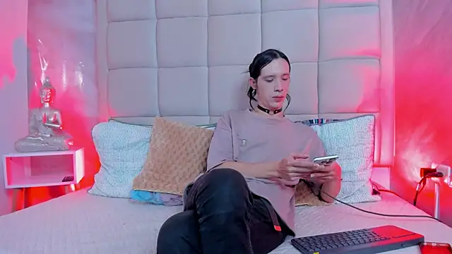 Hecatee 77 online show from 11.28.25