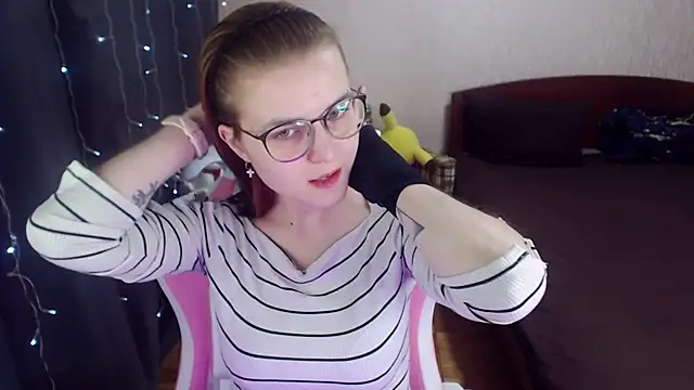 MissBrightShine online show from 02.11.25