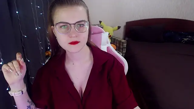 MissBrightShine online show from 02.13.25