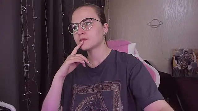 MissBrightShine online show from 09.21.25