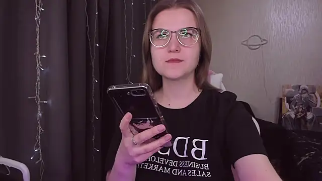 MissBrightShine online show from 10.14.25