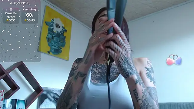 ZoeBakers  online show from 10.04.25