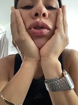 Snapshot of dominantandsubmissiveshow chatting on 11.15.25 dominantandsubmissiveshow online show from 11.15.25